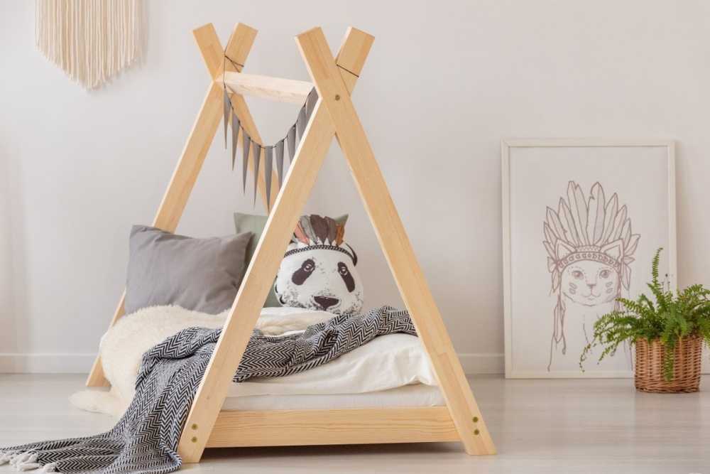 Lit tipi en bois Aismée vue côté Lit tipi en bois Aismée vue côté