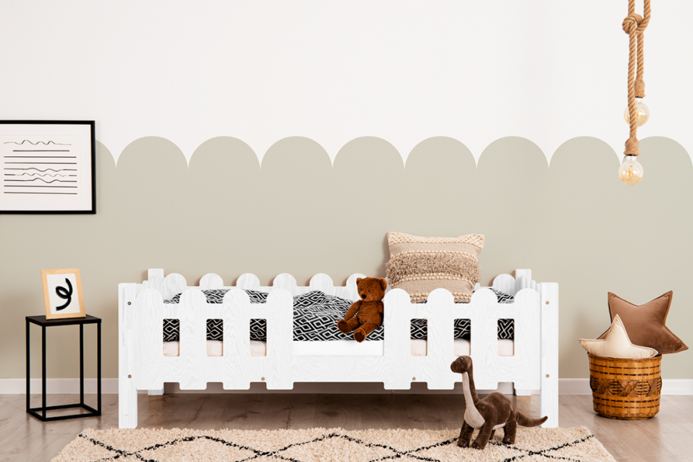 Lit enfant en bois de Pin 70x140cm GASPARD avec options accès par le centre et peinture blanche Lit enfant en bois de Pin 70x140cm GASPARD avec options accès par le centre et peinture blanche